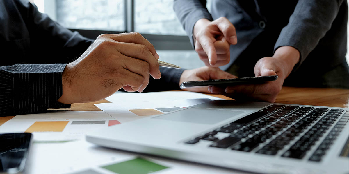 Luzes no labirinto: consultoria em direito administrativo
